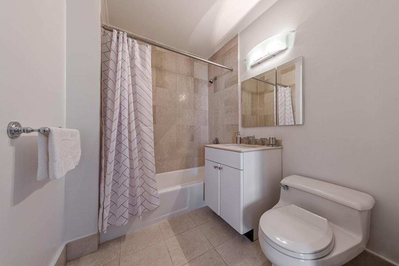 1br Nr Broadway W Indoor Pool Doorman Nyc-14 New York