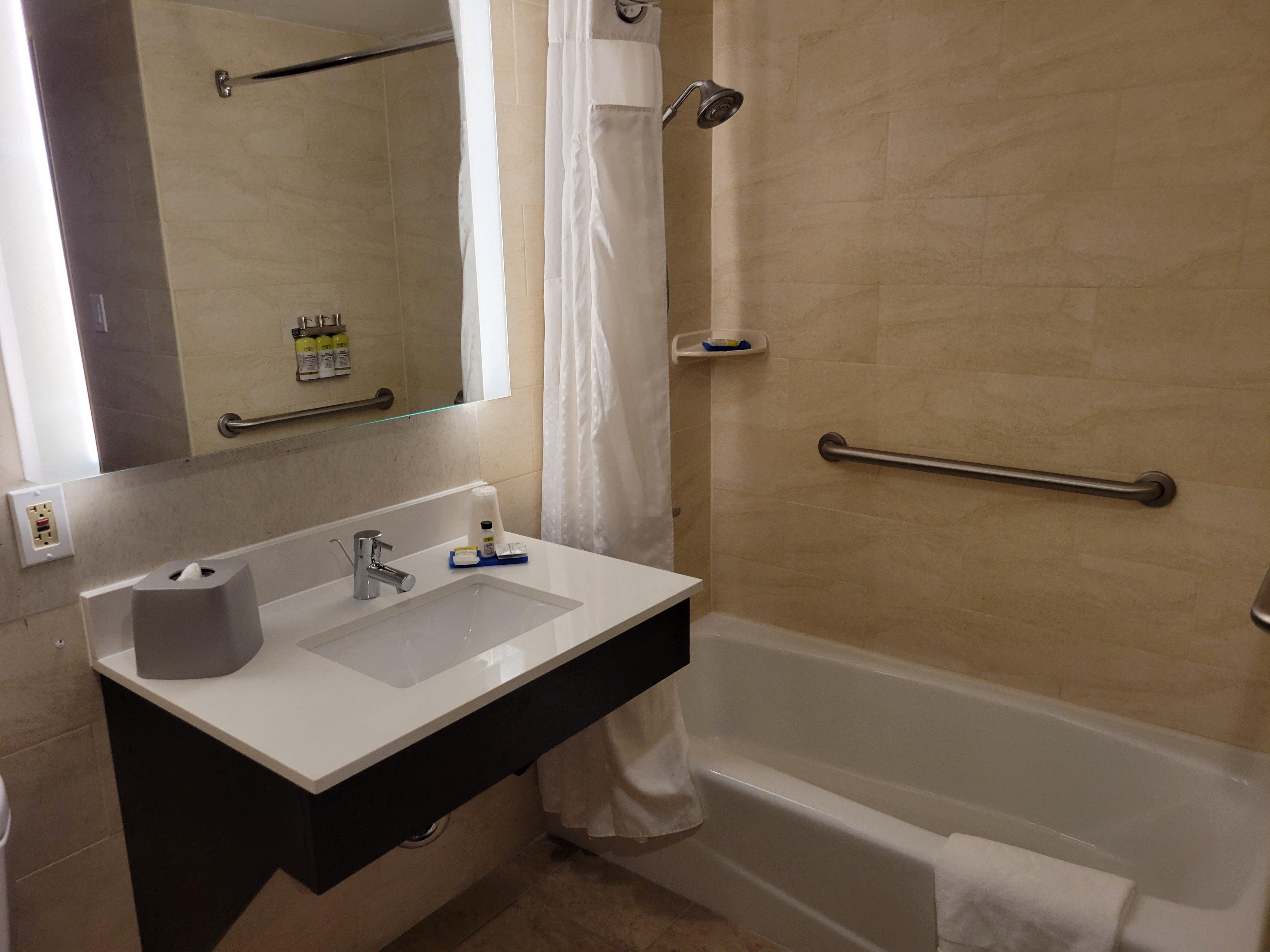 Hotel Express Maspeth By Ihg New York