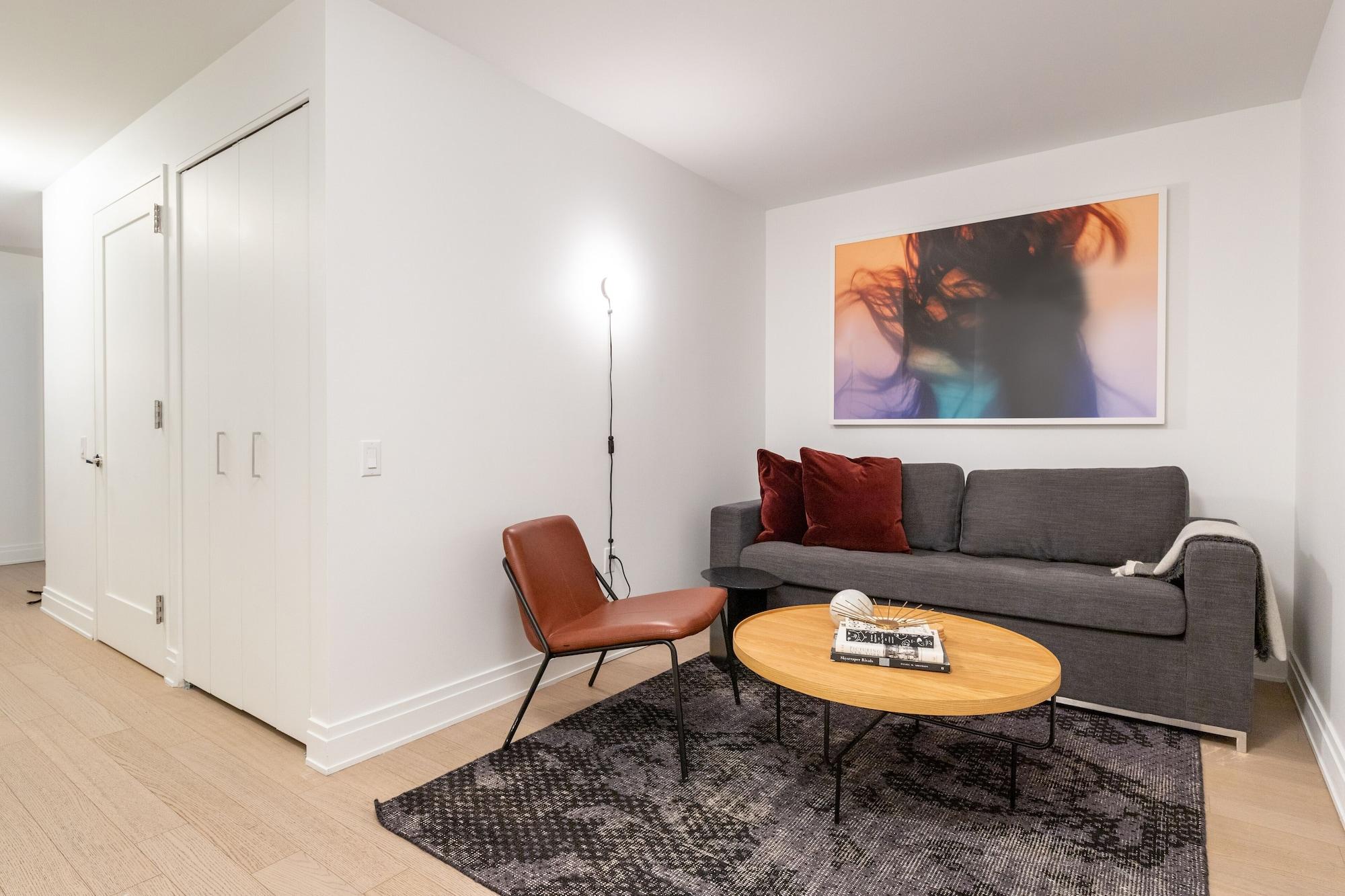 Mint House At 70 Pine 4*