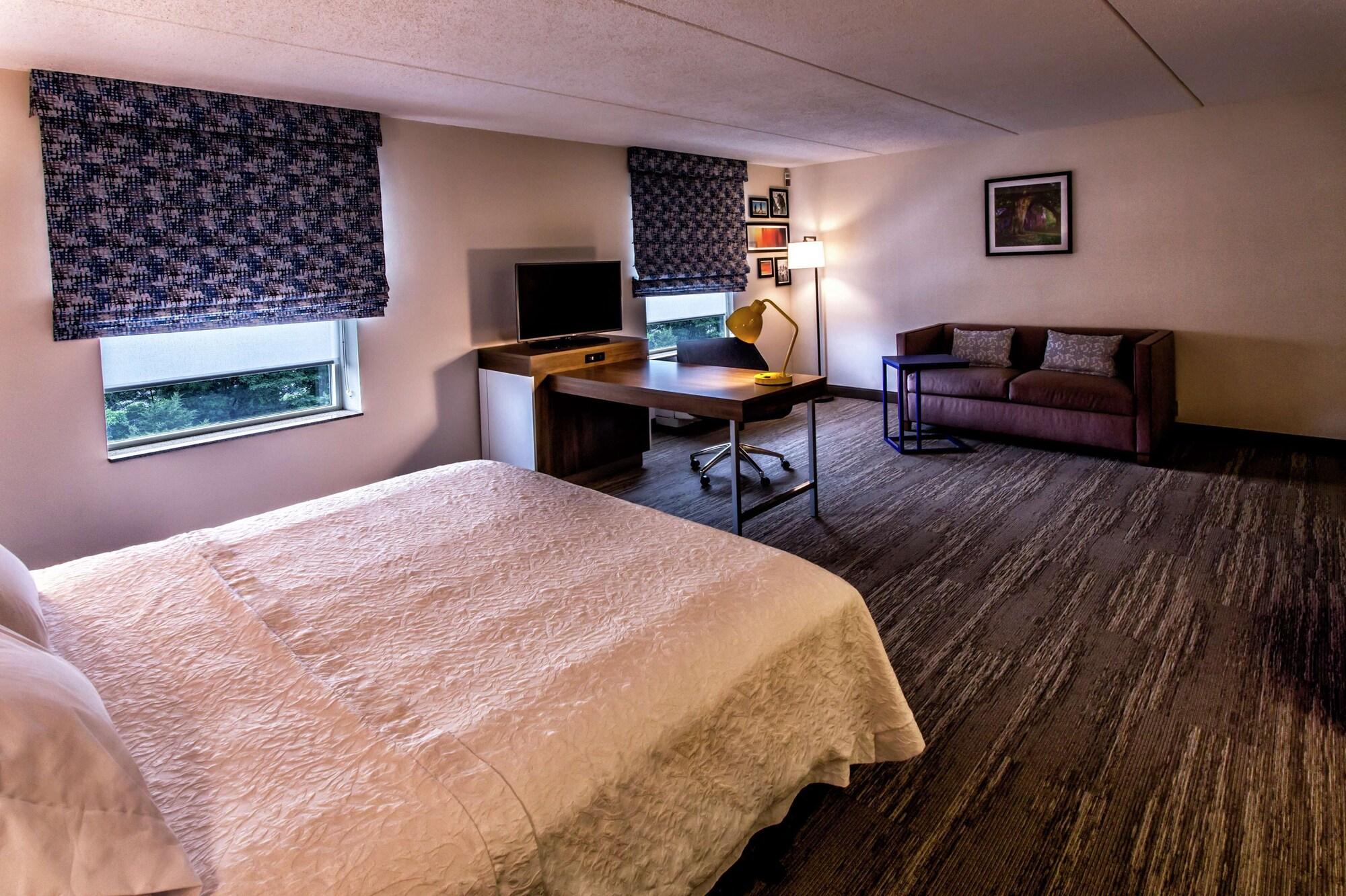 Hotel Hampton & Staten Island 3*