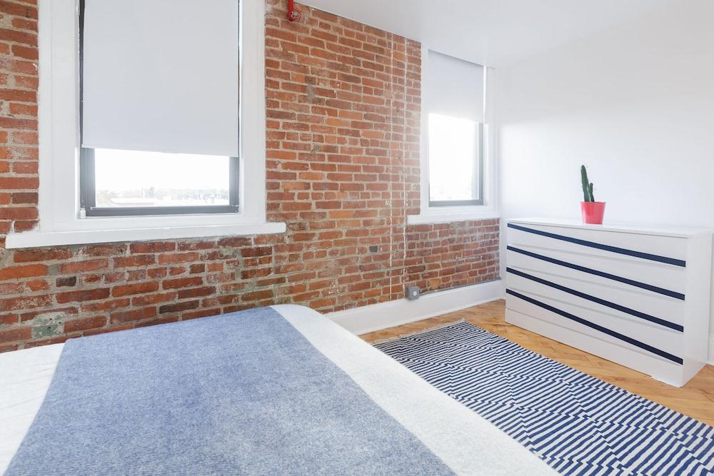 Habitat 101brooklyn Apartment