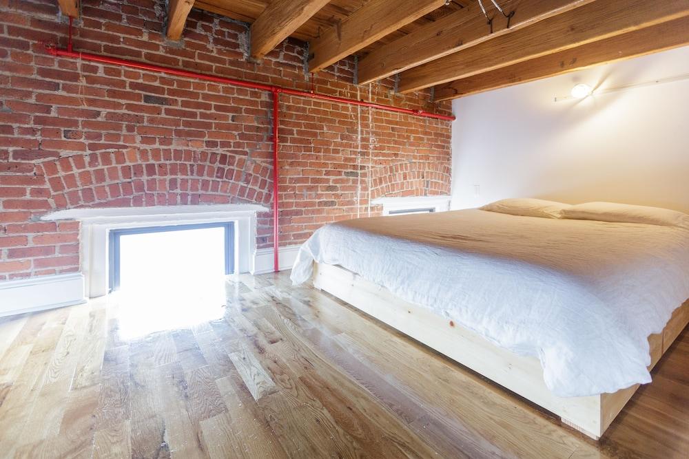 Habitat 101brooklyn Apartment New York
