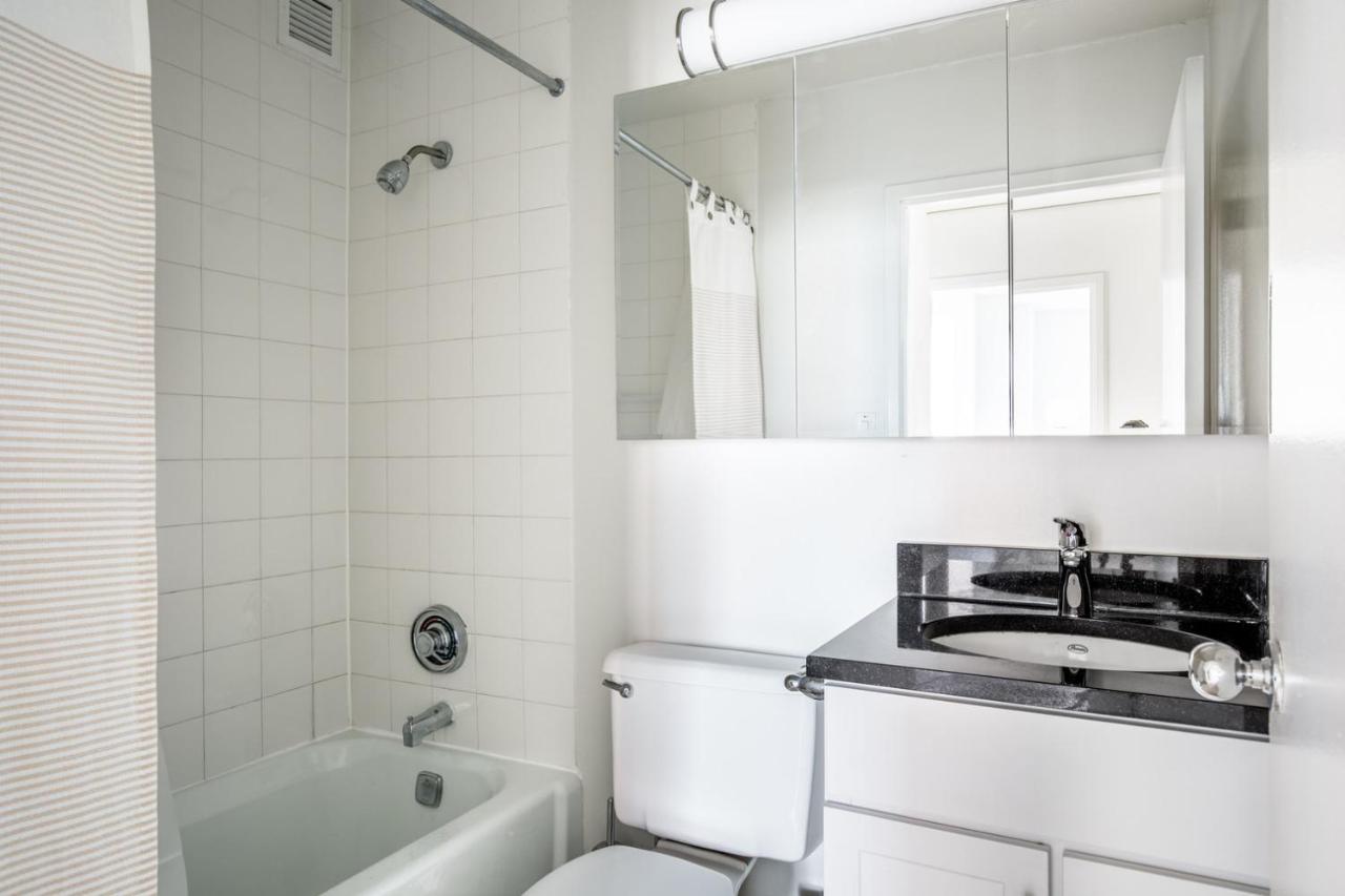Uws 2br W Gym Dm Elev Nr Park Trains Nyc-577 Apartment *