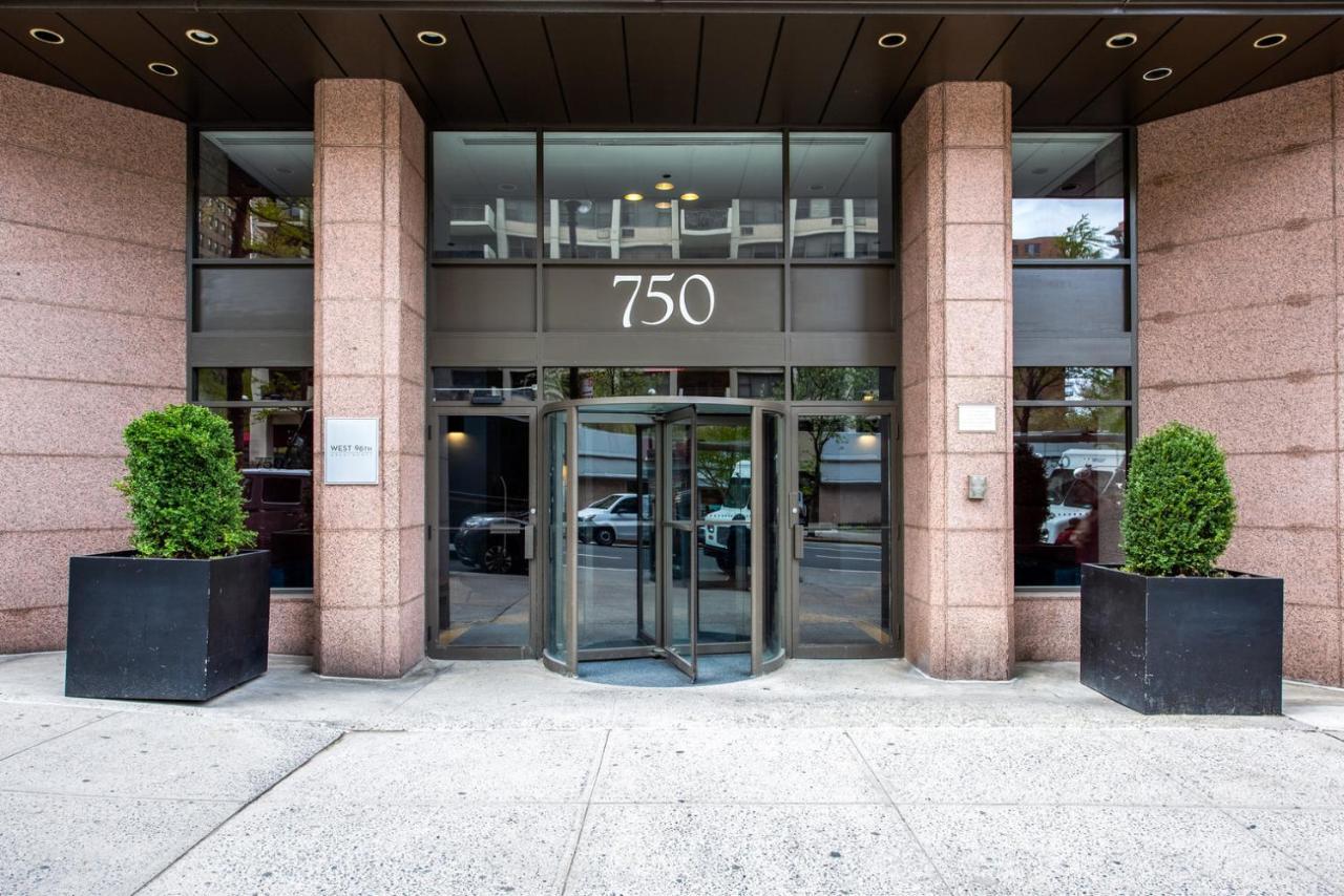 Uws 2br W Gym Dm Elev Nr Park Trains Nyc-577 Apartment New York