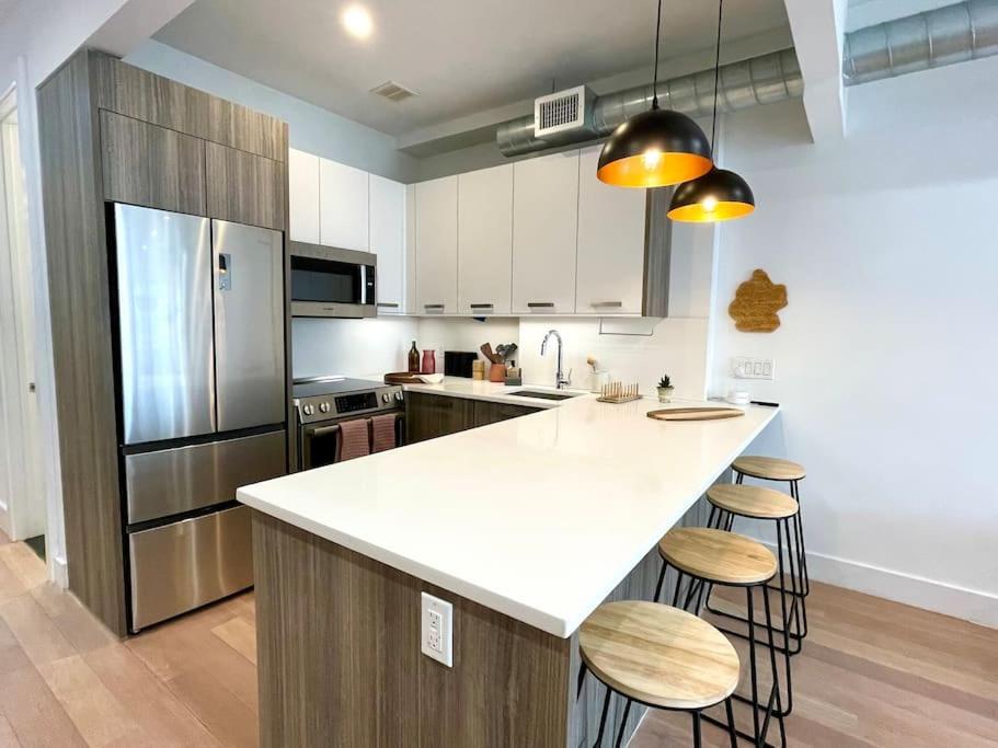 Minimalist Brooklyn Gem To Yourself * New York