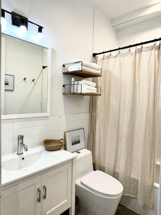 Minimalist Brooklyn Gem To Yourself Apartment New York