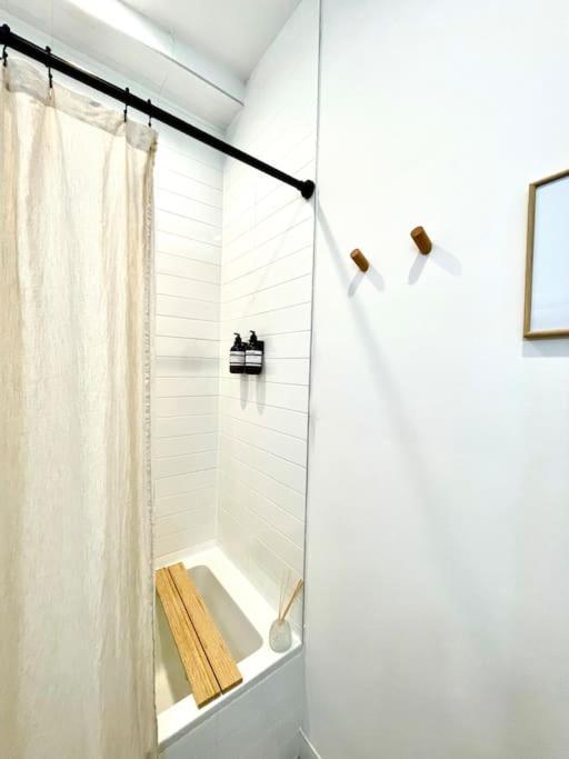 Minimalist Brooklyn Gem To Yourself Apartment