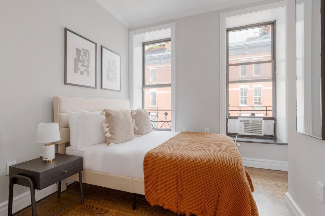 East Village 2br W Wd Nr Groceries Shops Nyc-1235