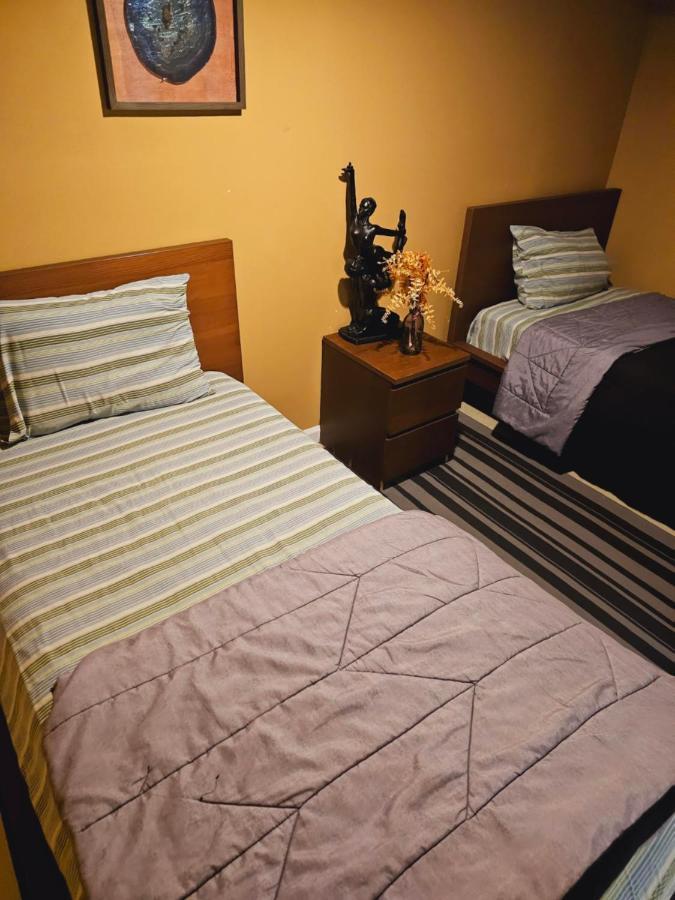 Guest house Warm Queens 5 Min From Laguardia 1 Min From Train *