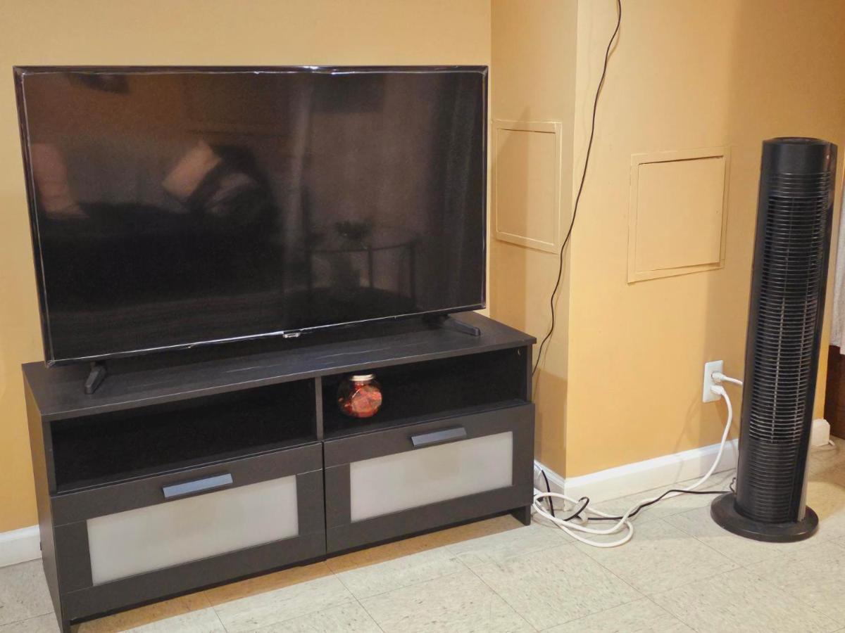Guest house Warm Queens 5 Min From Laguardia 1 Min From Train *