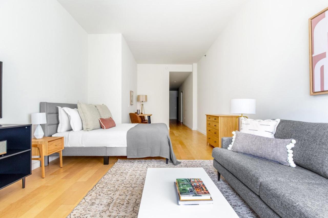 Fidi W Doorman Gym Nr Wtcwall St Nyc-543 Apartment *