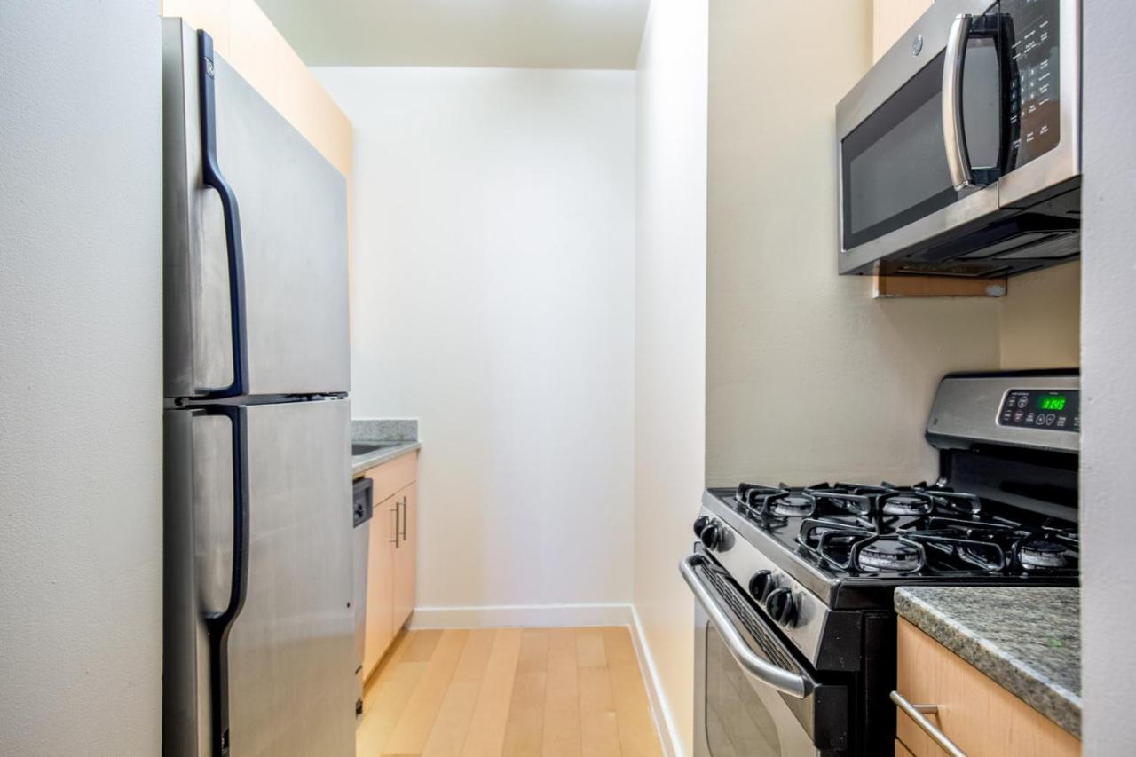 Fidi W Doorman Gym Nr Wtcwall St Nyc-543 Apartment *