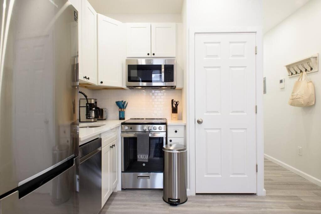 Apartment 240-11 New Prime Upper East W&d New York
