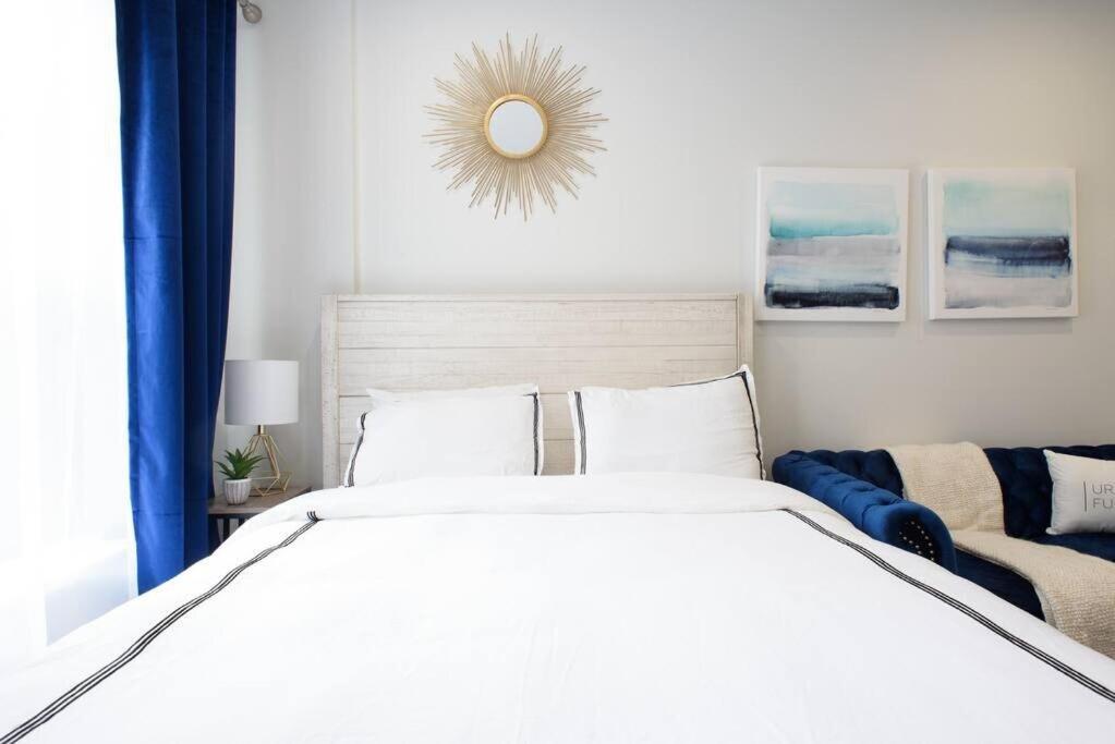 240-15 Luxury Prime Location W&d New York