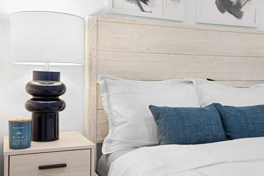 69-2c Brand New Prime Lower East Side 1br *