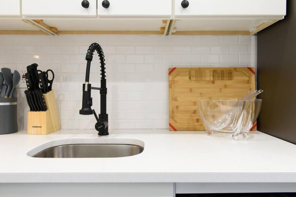 240-15 Luxury Prime Location W&d Apartment New York