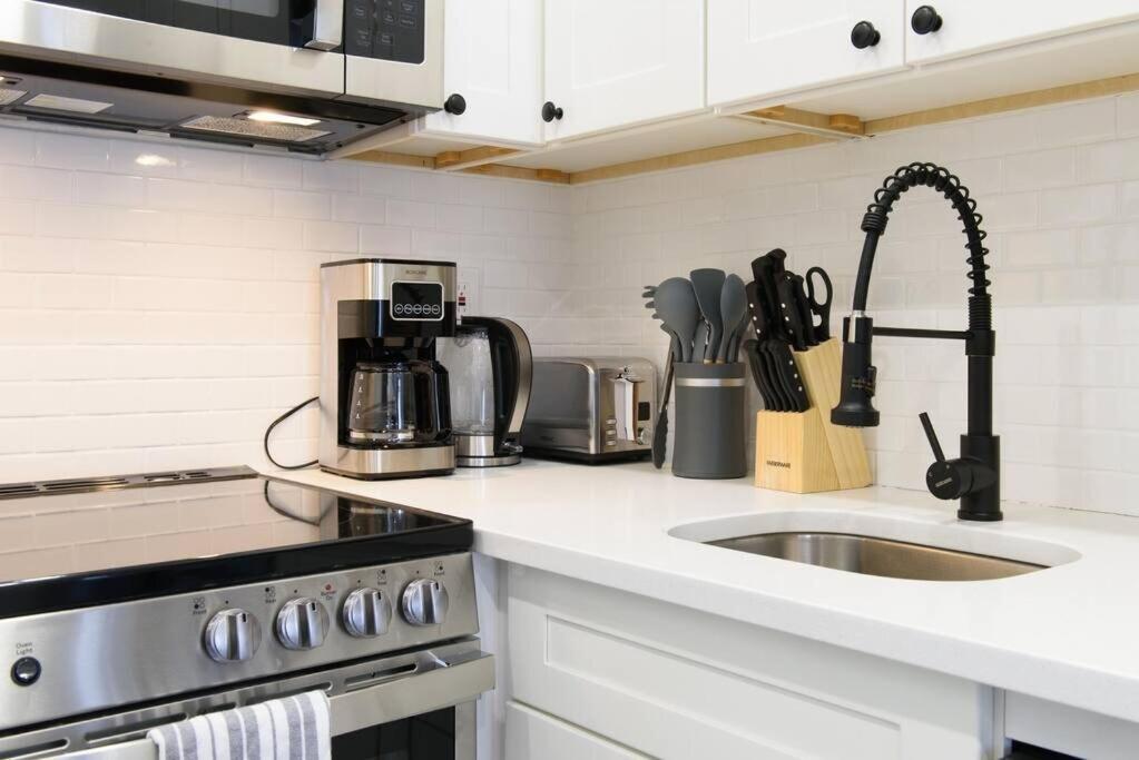 Apartment 240-15 Luxury Prime Location W&d New York