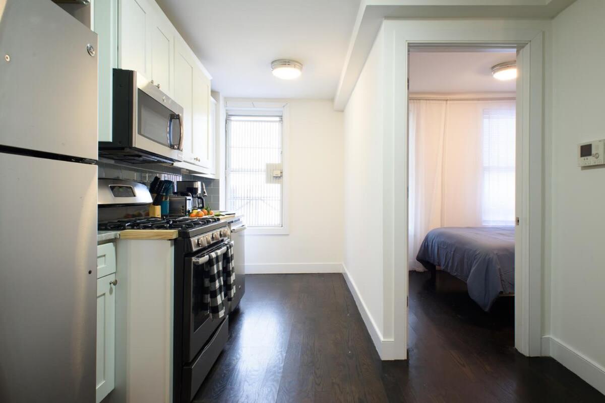 39-1 Renovated 3br Prime Midtown West Apartment *