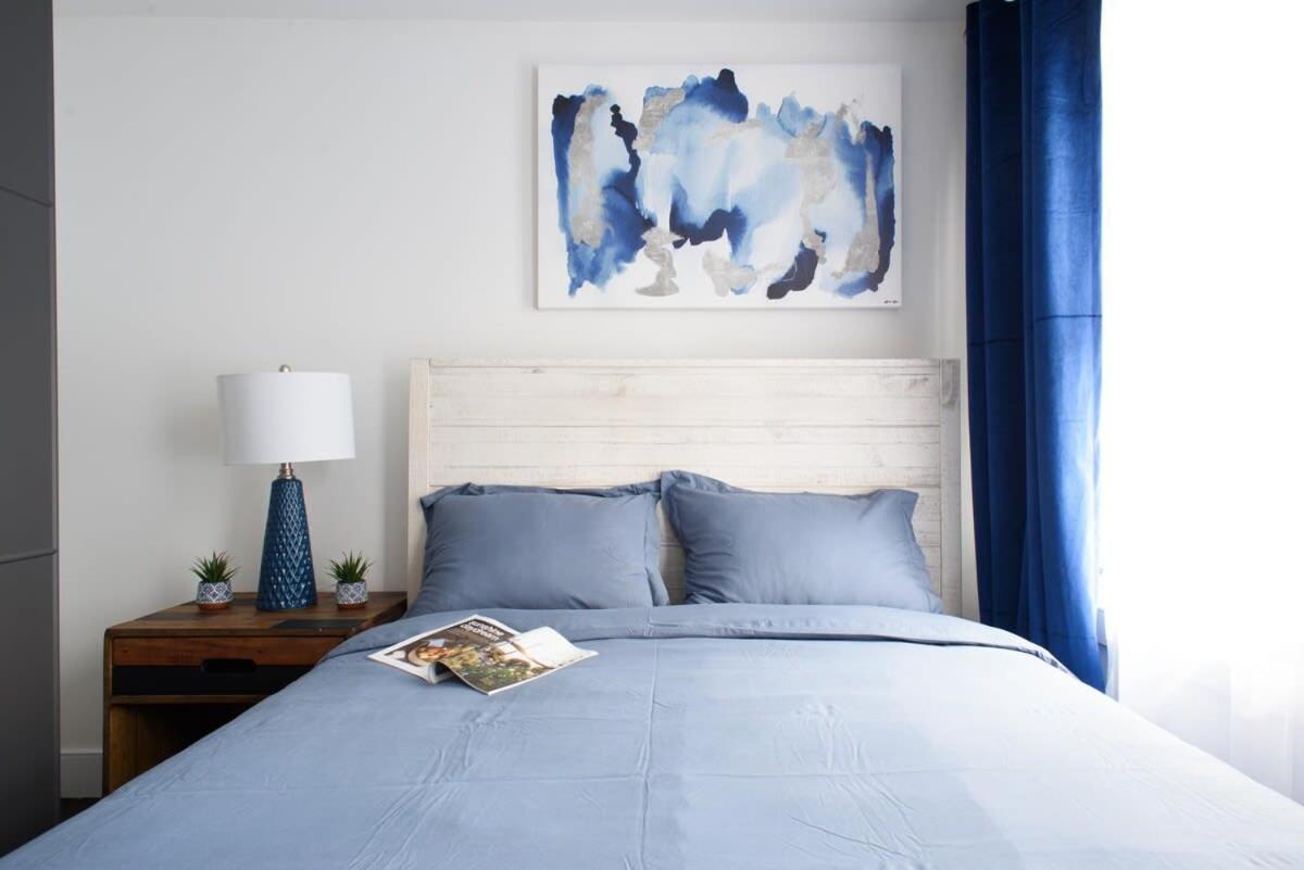 39-1 Renovated 3br Prime Midtown West Apartment *