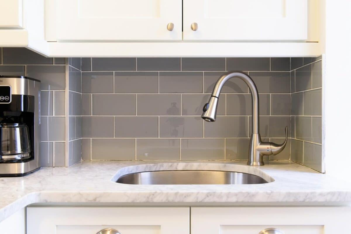 39-1 Renovated 3br Prime Midtown West New York