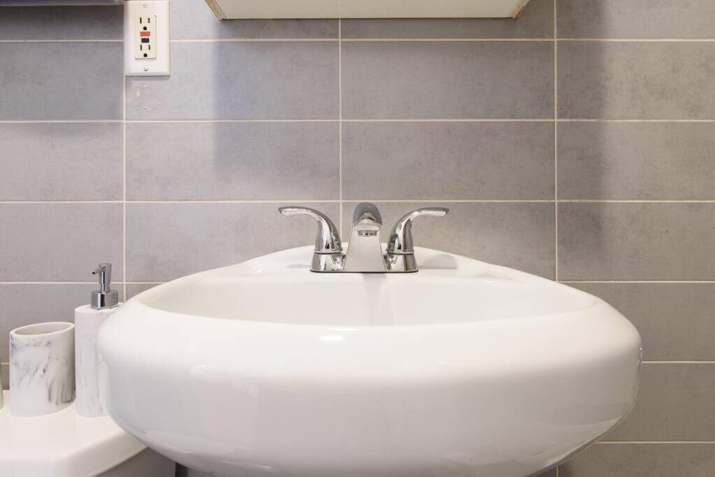 69-5d Modern Lower East East 1br Brand New * New York