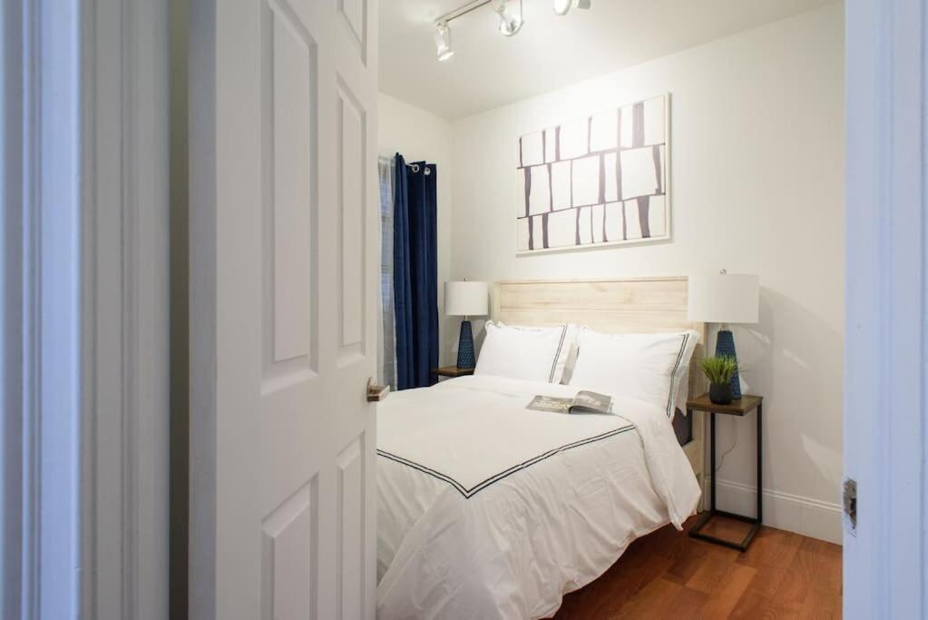 69-5d Modern Lower East East 1br Brand New