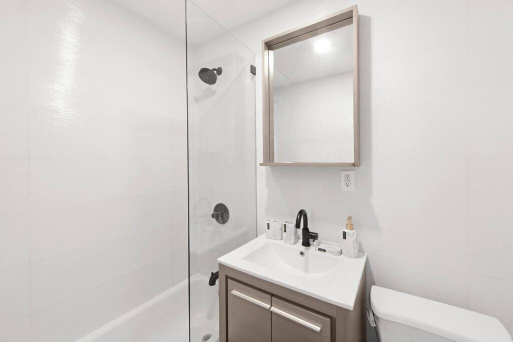 69-2c Brand New Prime Lower East Side 1br Apartment *