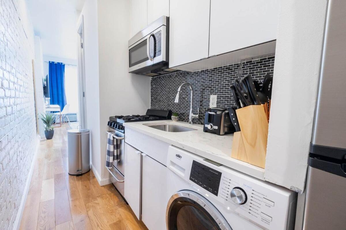 Apartment 26-4a New Prime 20's W D Shared Courtyard New York