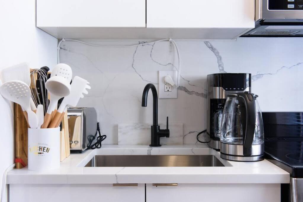 69-3d Prime Lower East East Brand New 1br * New York