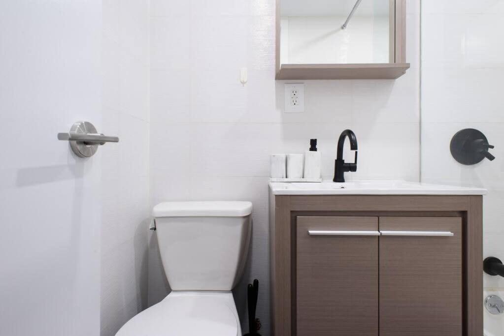 Apartment 69-3d Prime Lower East East Brand New 1br New York