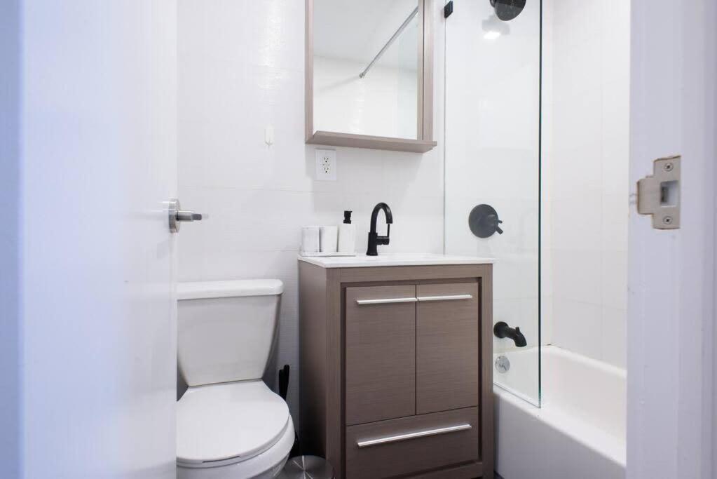 69-3d Prime Lower East East Brand New 1br * New York