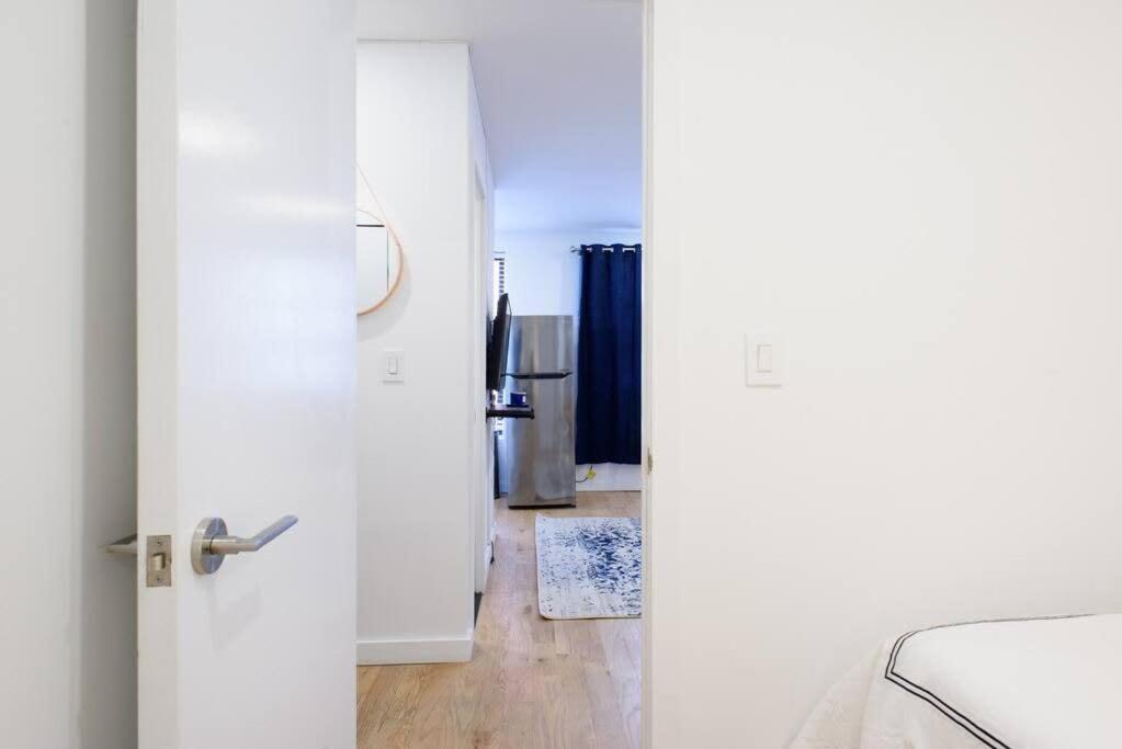 69-3d Prime Lower East East Brand New 1br *