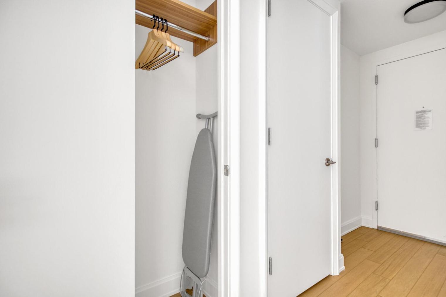 Midtown E 2br W Elevator Doorman Gym Nr Un Nyc-753 *