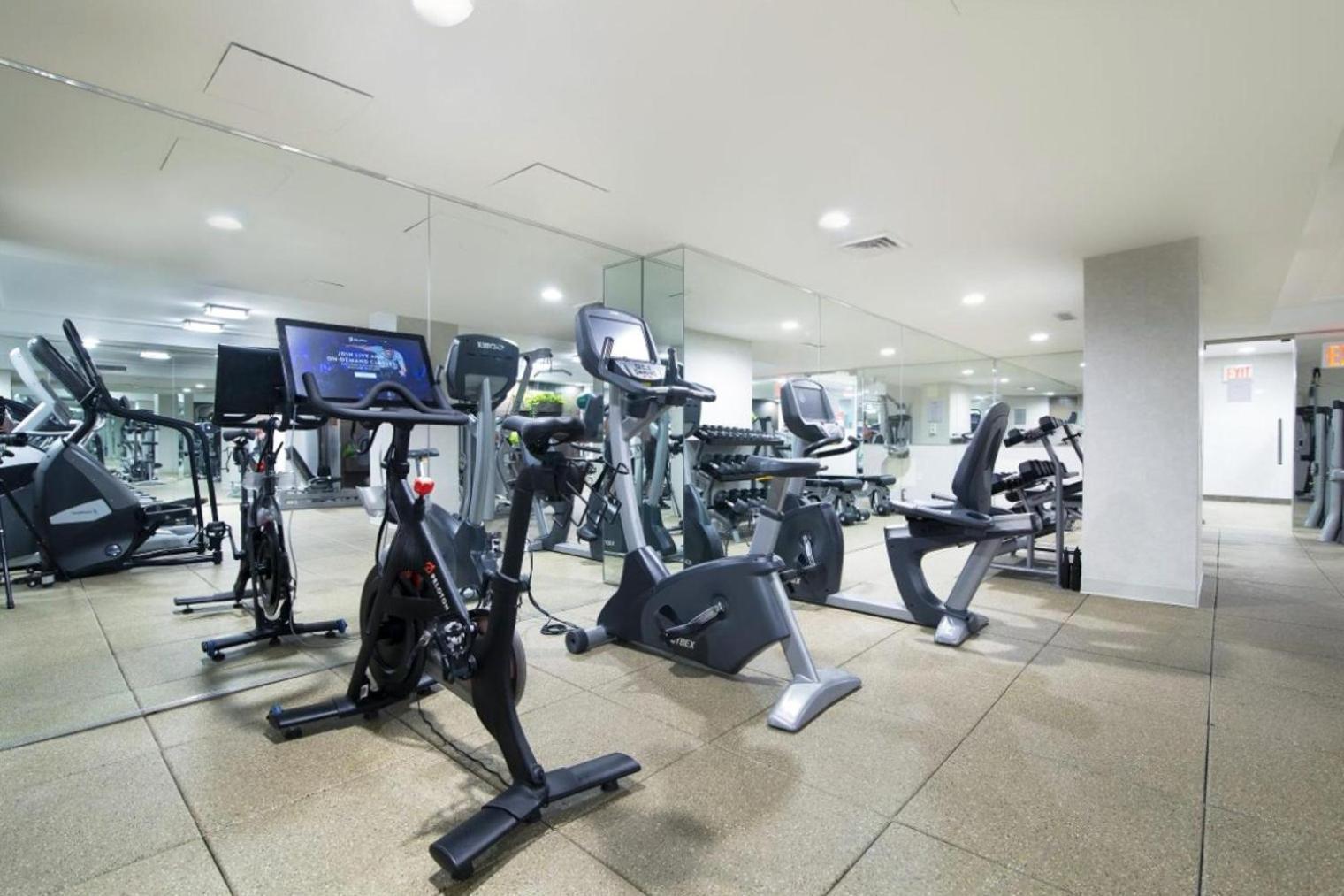 Apartment Uws 1br W Doorman Elevator Nr Lincoln Center Nyc-459 *