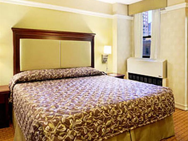 Hotel The @ 3*