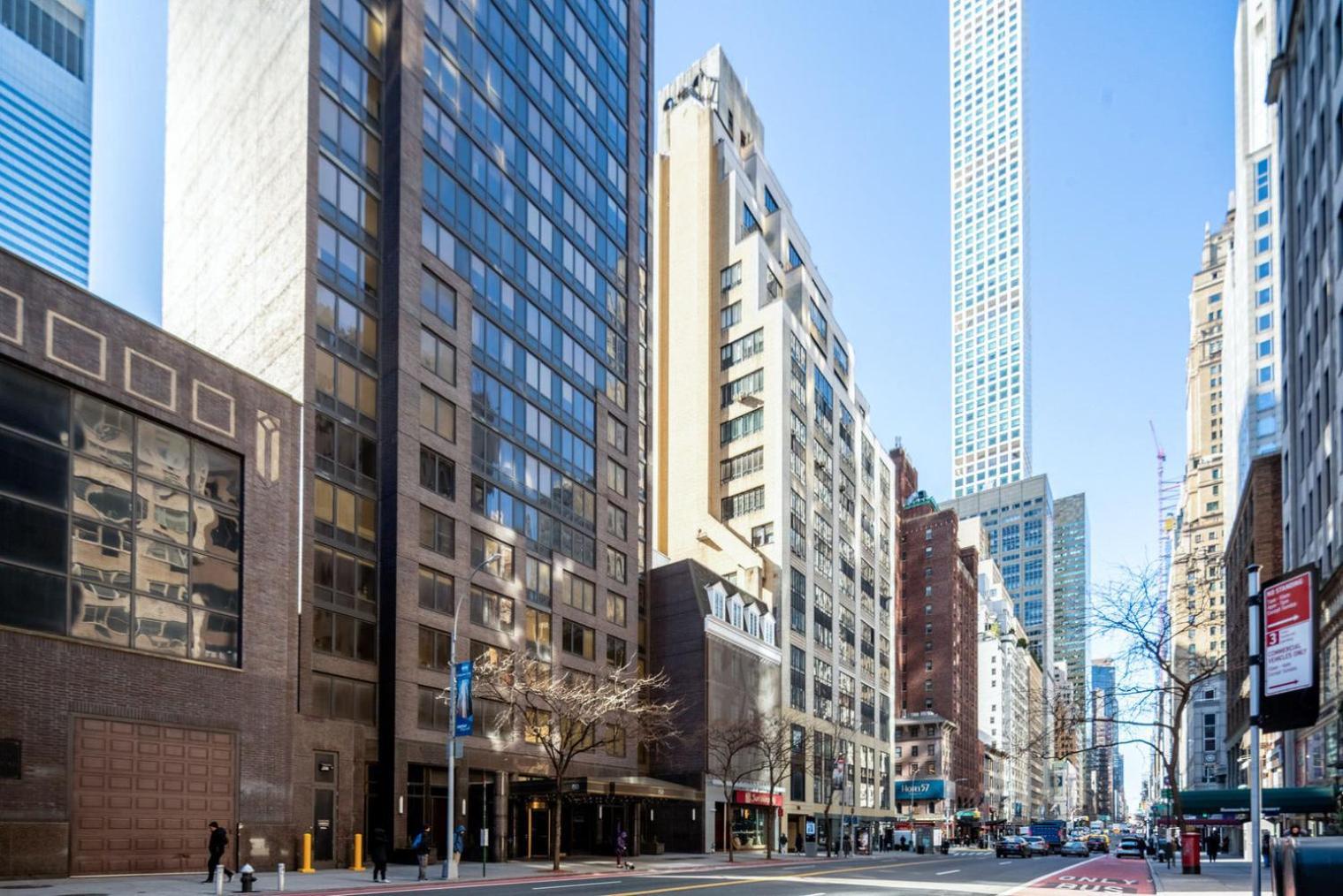 Midtown East 3br W Doorman Gym Nr Bloomingdales Nyc-915