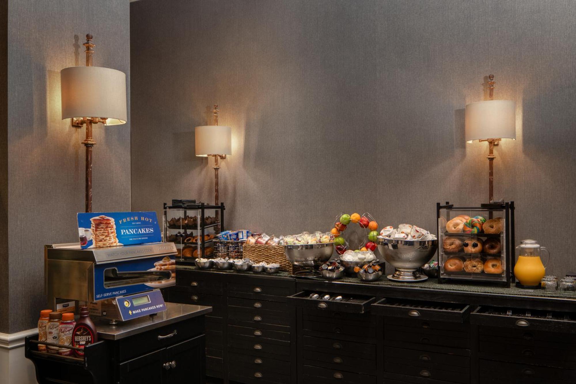 The Manhattan Club 4*