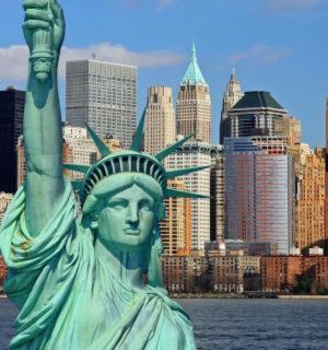 Lga Airport 3 Mins, 3 Bedroom Duplex House, Parking And Private Backyard, 9mins Subway! * New York