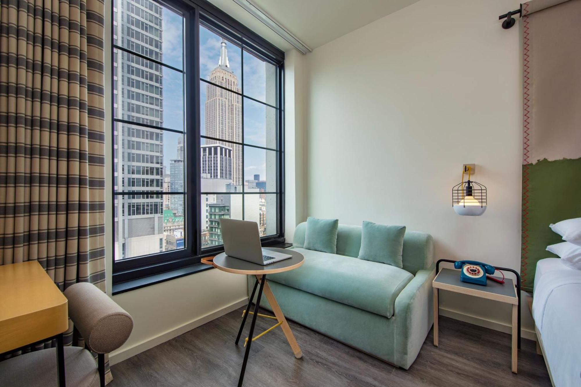 Hotel Moxy Nyc Chelsea 4*