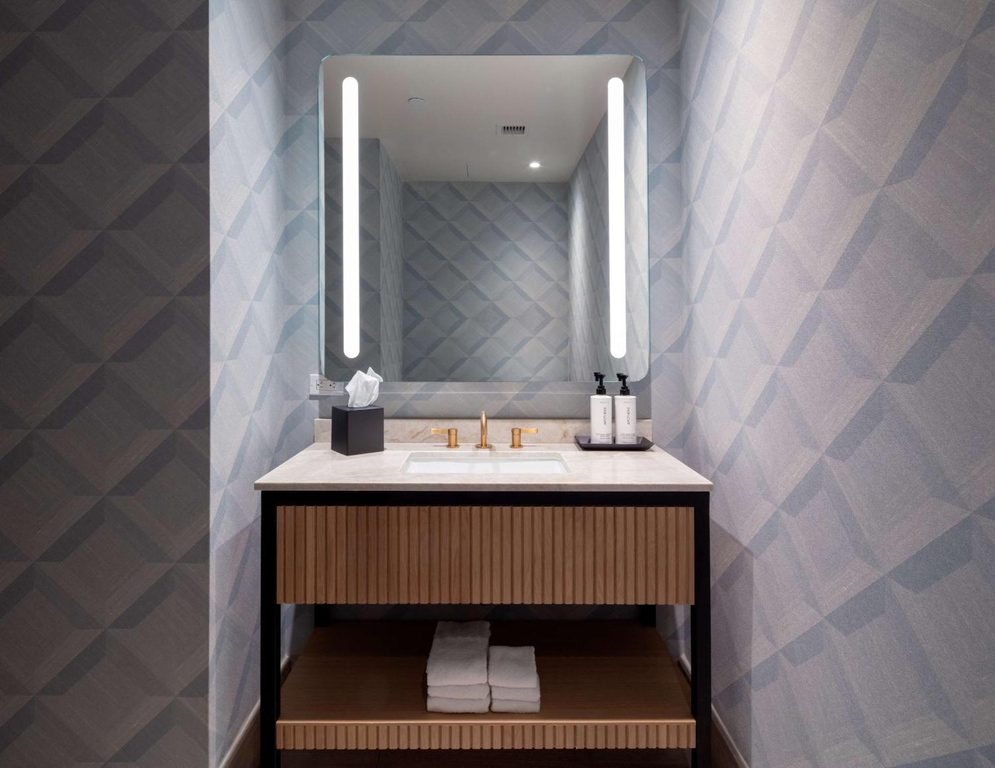 Tempo By Hilton Times Square Hotel 4*
