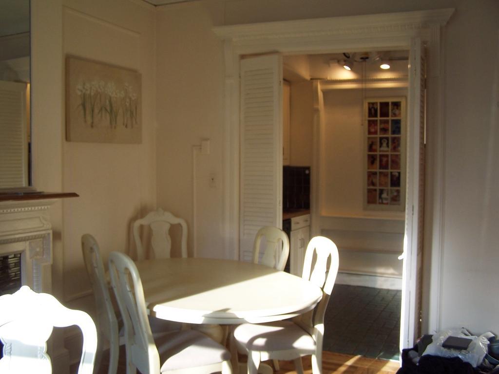Brownstone Bed And No Breakfast * New York