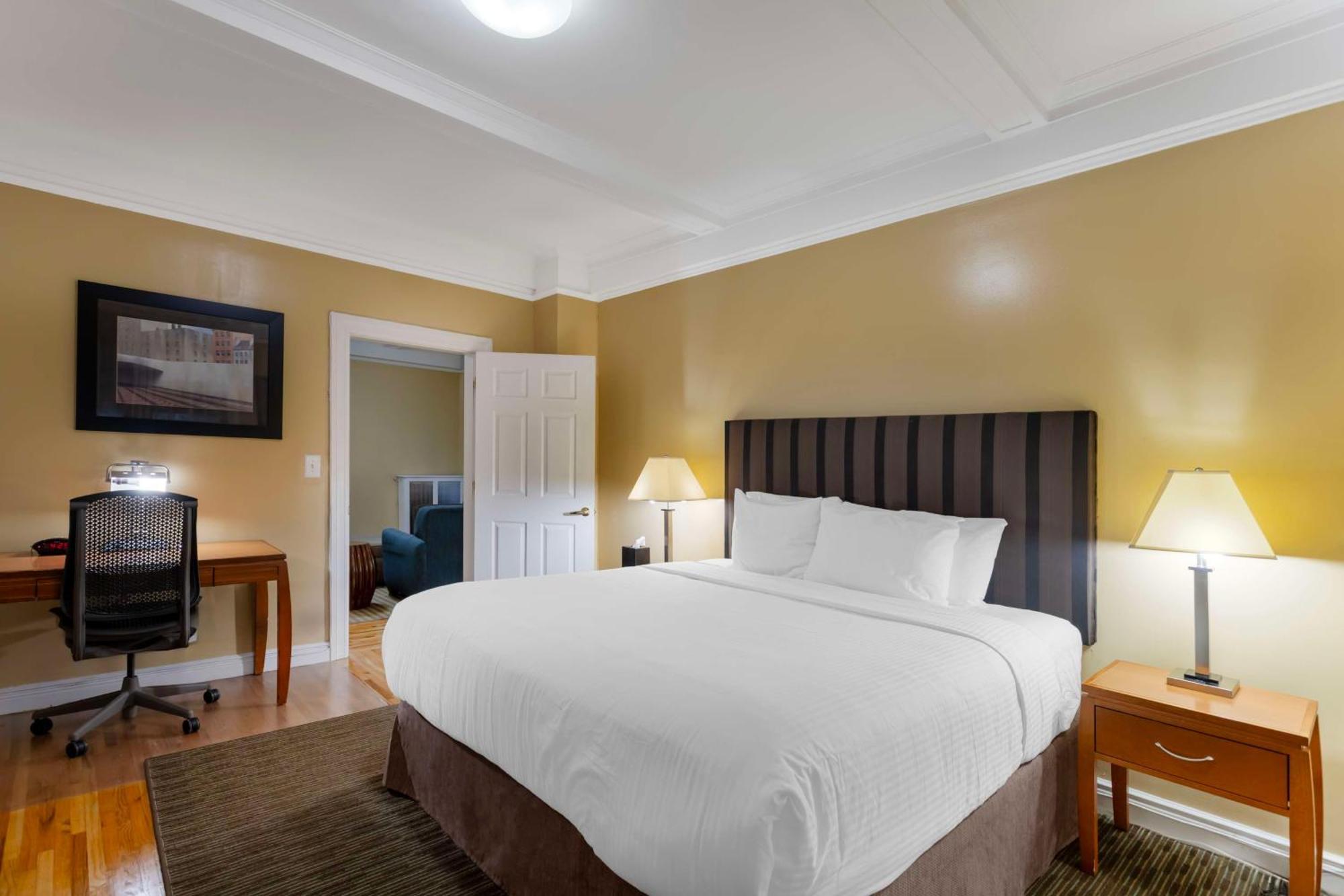 Hotel Western Hospitality House