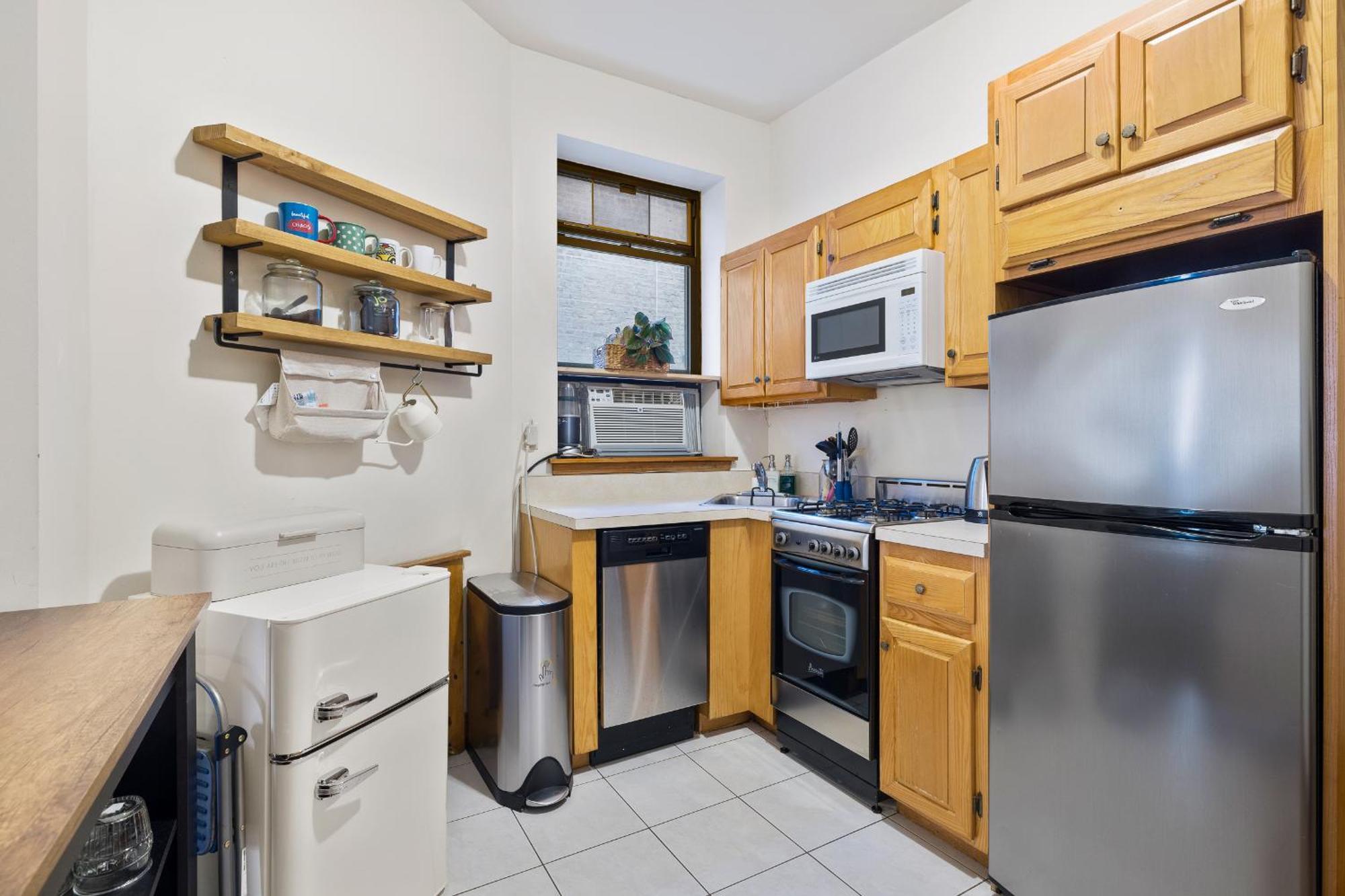 Living At Columbia Apartment