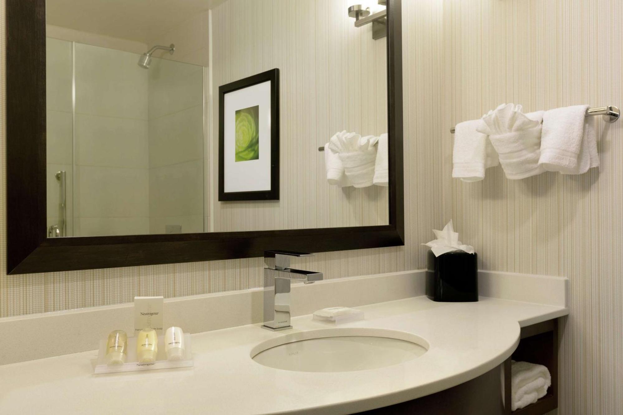 Hilton Garden Manhattan Midtown East Hotel 3*