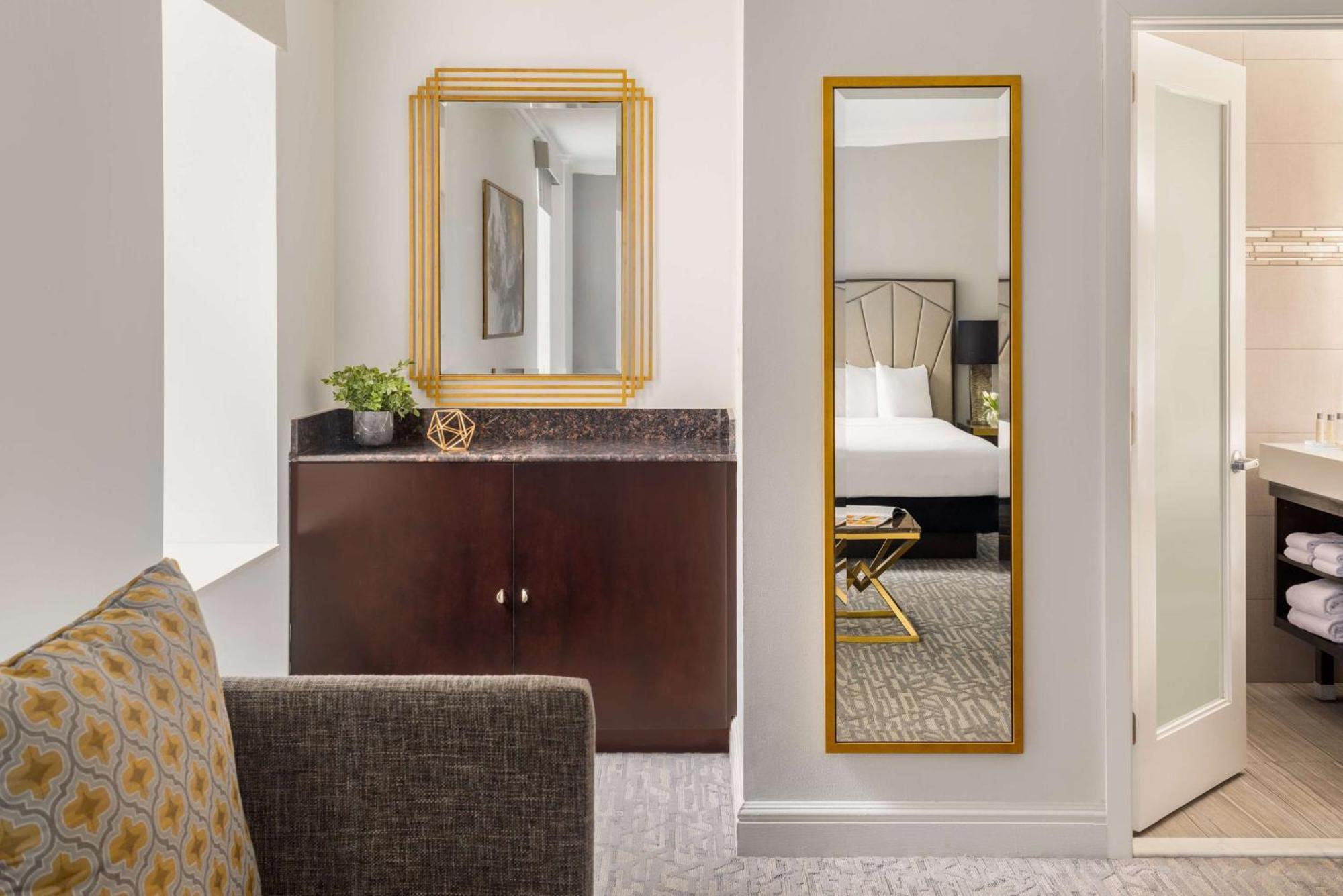 Martinique On Broadway, Curio Collection By Hilton 4* New York