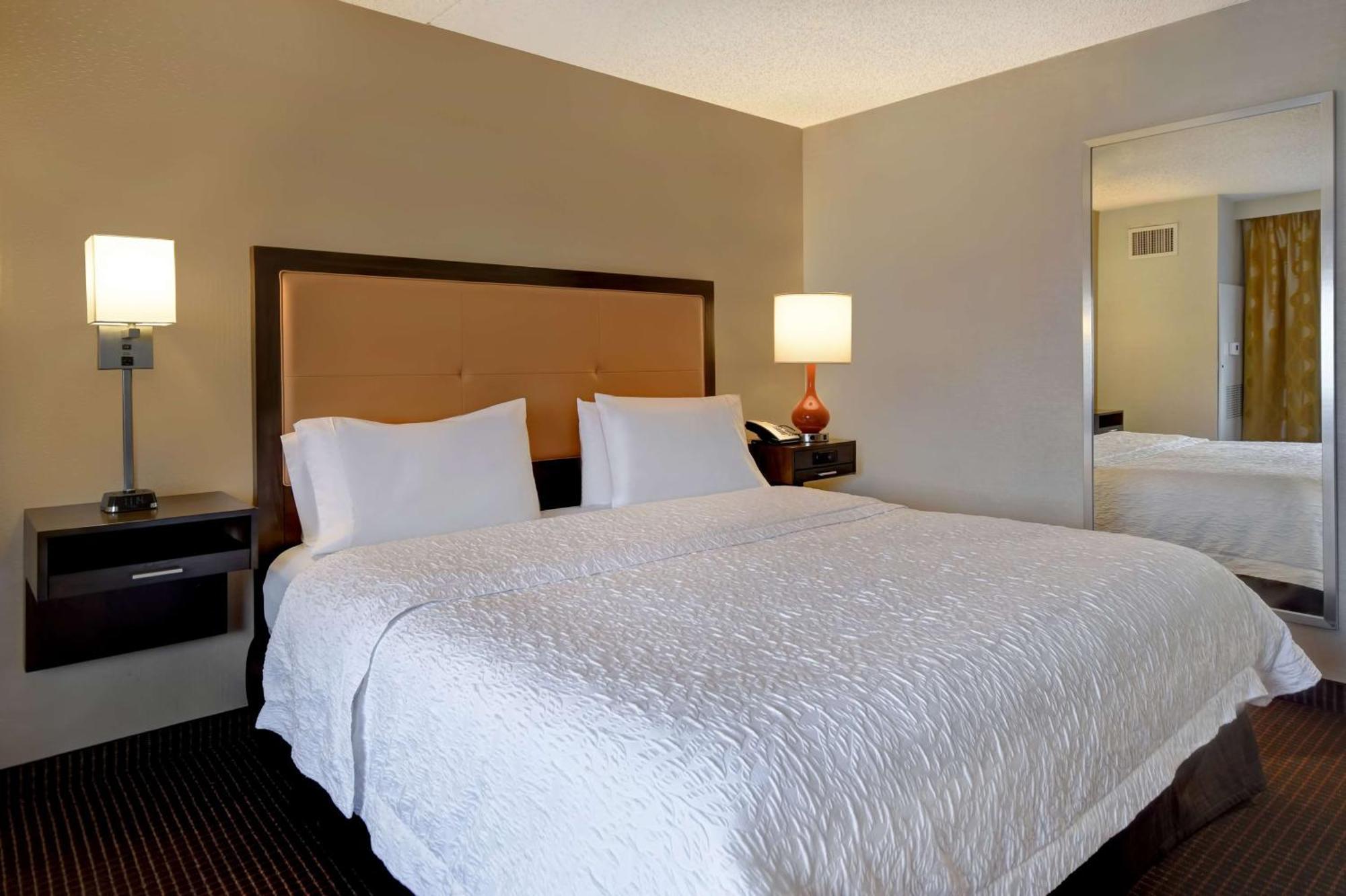 Hampton Ny-jfk Hotel 3*