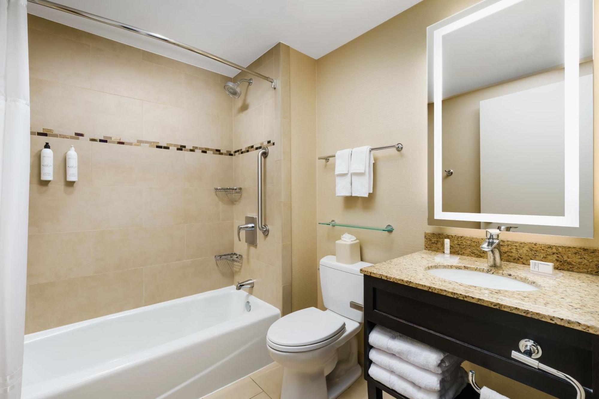 Hotel Fairfield & By Marriott Midtown Manhattan/penn Station