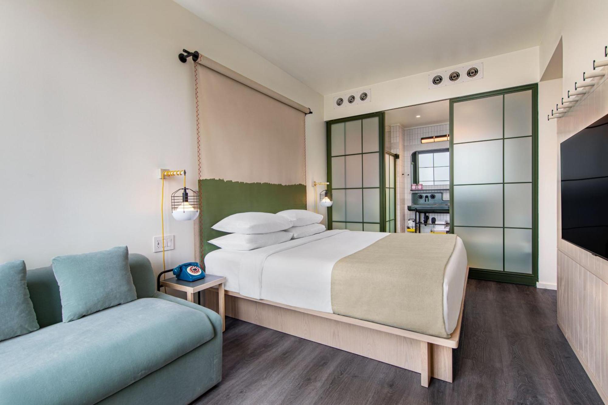 Hotel Moxy Nyc Chelsea 4*