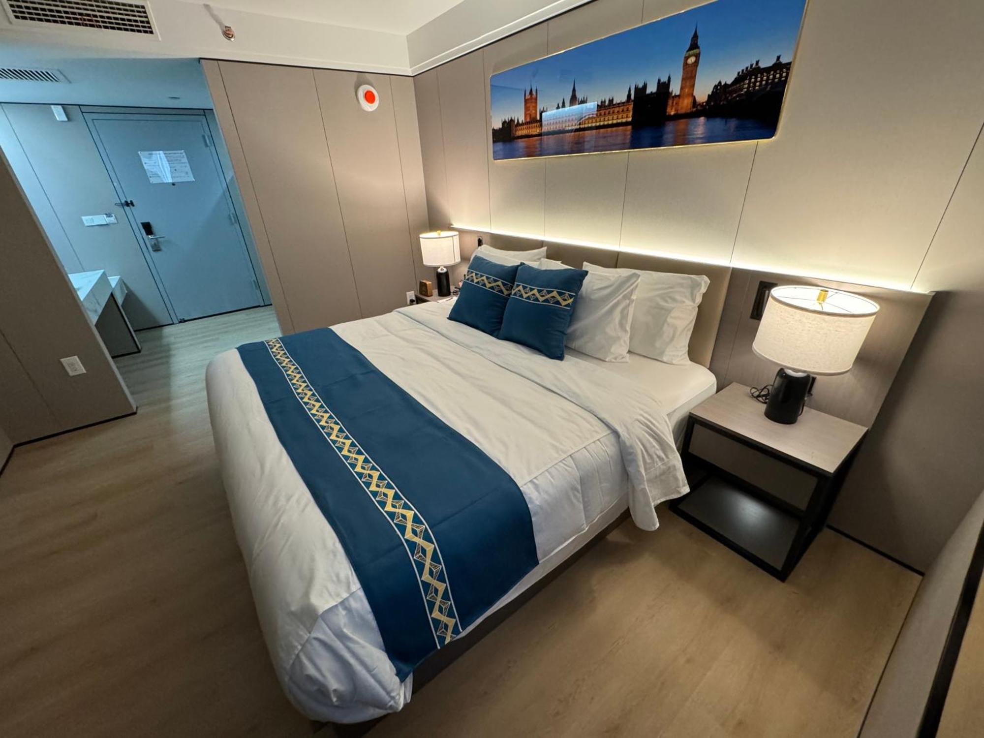 Ly Hotel