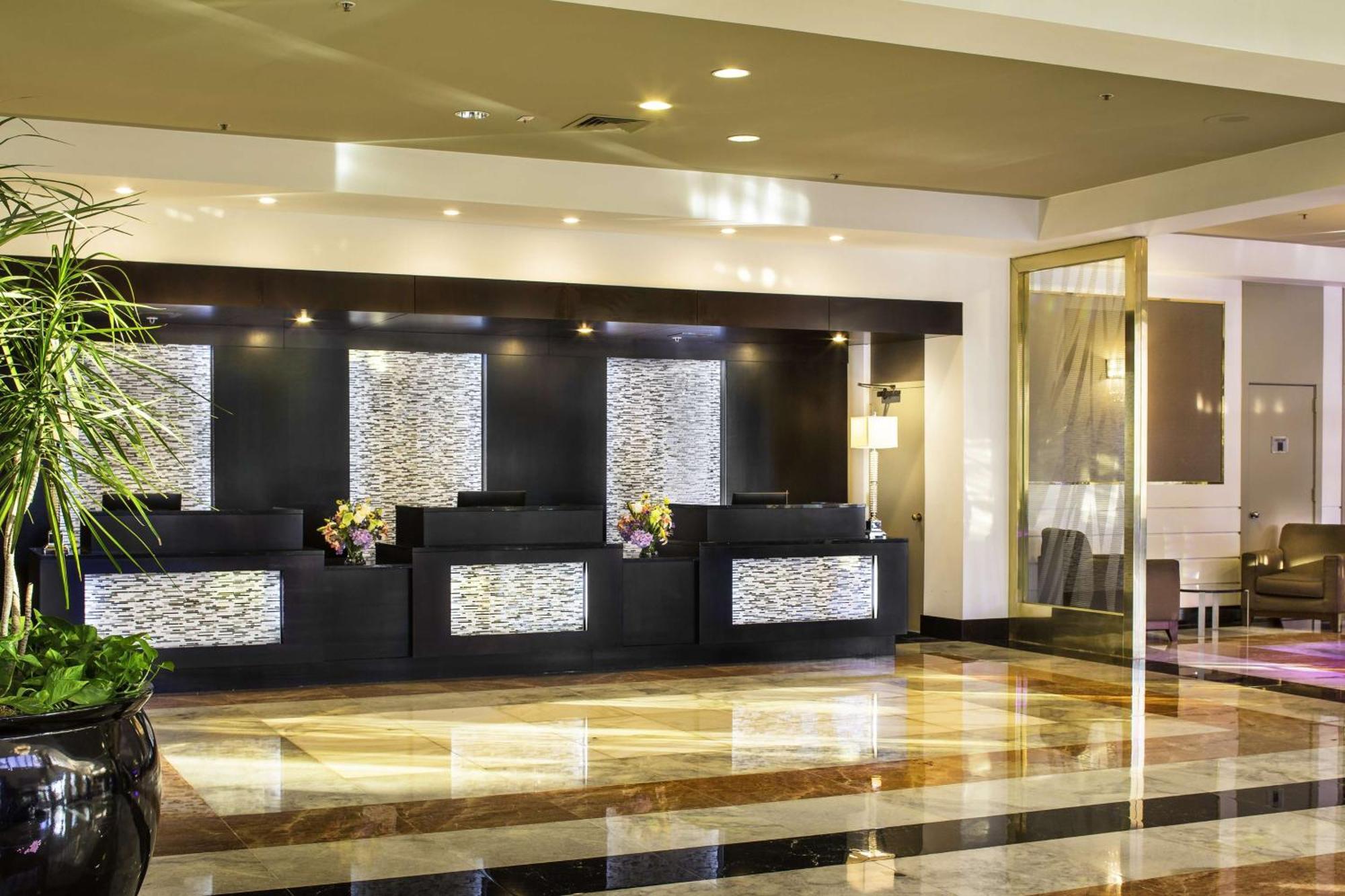 Doubletree By Hilton New York-laguardia Hotel New York